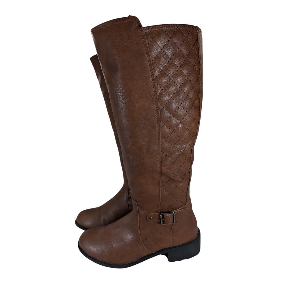 ST. JOHN'S BAY! COGNAC BROWN VEGAN LEATHER QUILTED BACK, CHUNKY HEEL BOOTS! 7M